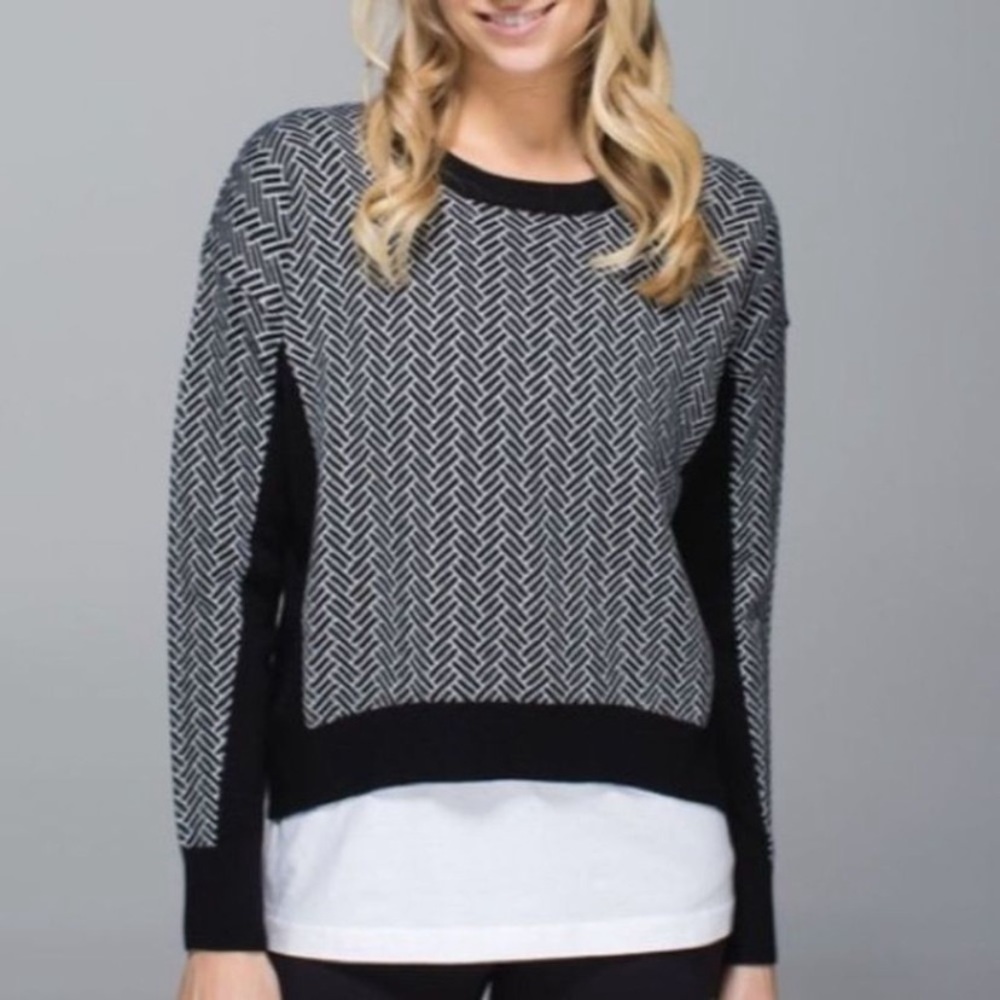 Lululemon Yogi Crew Sweater Black White Print Wool EUC